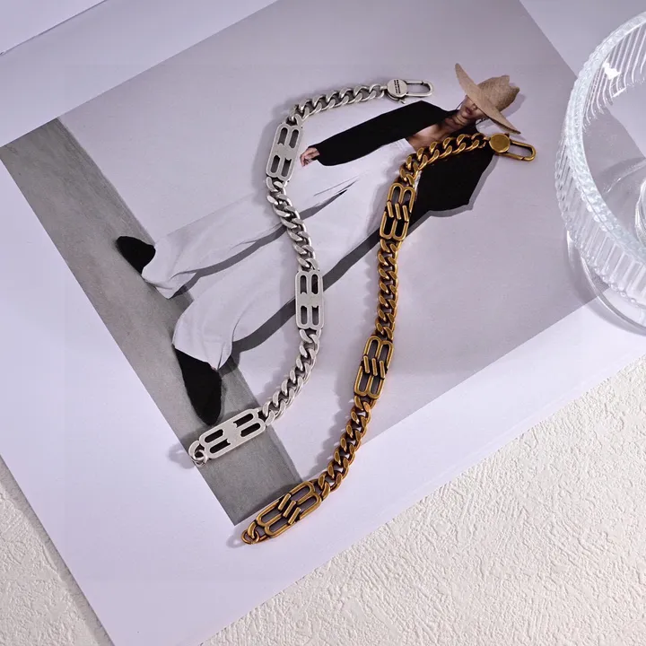 スーパーコピー バレンシアガ キーホルダー