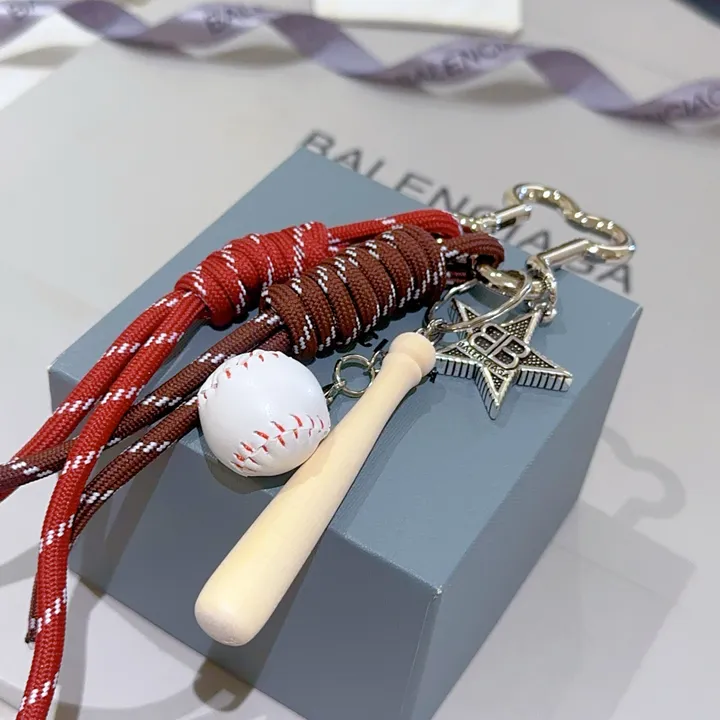 スーパーコピー バレンシアガ キーホルダー