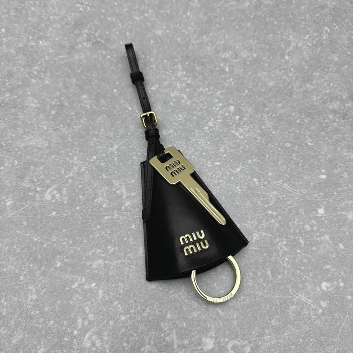 スーパーコピー ミュウミュウ キーホルダー