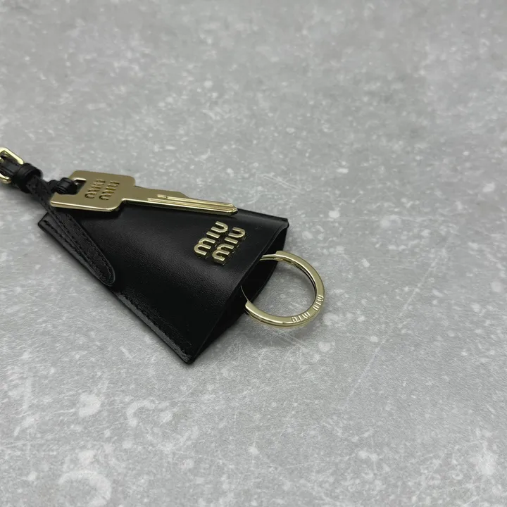 スーパーコピー ミュウミュウ キーホルダー