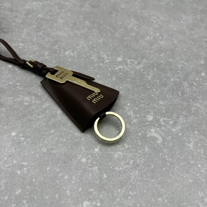 スーパーコピー ミュウミュウ キーホルダー