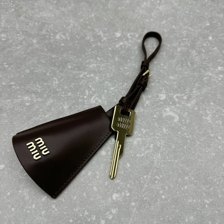 スーパーコピー ミュウミュウ キーホルダー