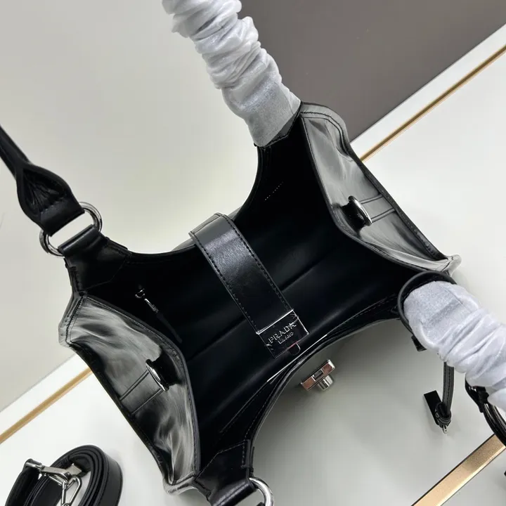 スーパーコピー プラダ キーホルダー