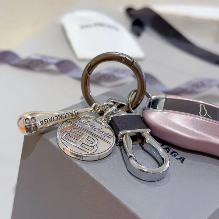 スーパーコピー バレンシアガ キーホルダー