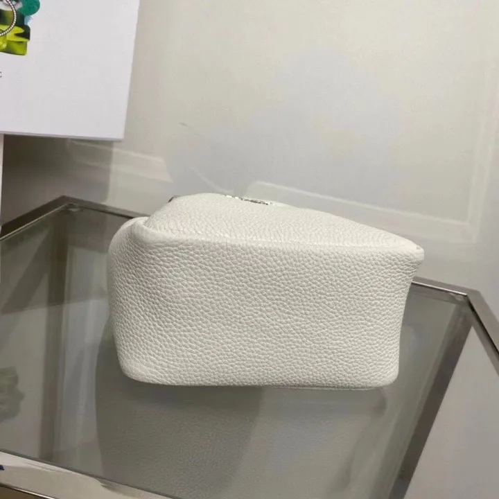 スーパーコピー プラダ キーホルダー