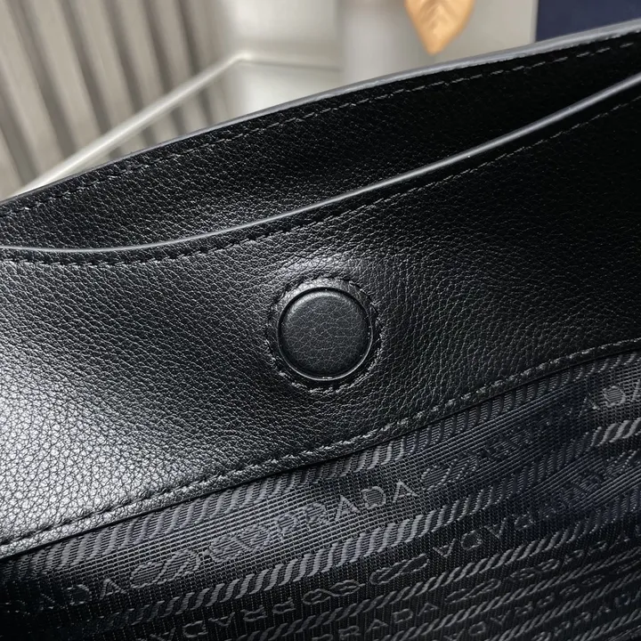 スーパーコピー プラダ キーホルダー