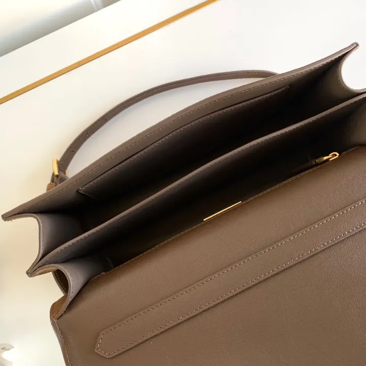 スーパーコピー バレンシアガ キーホルダー