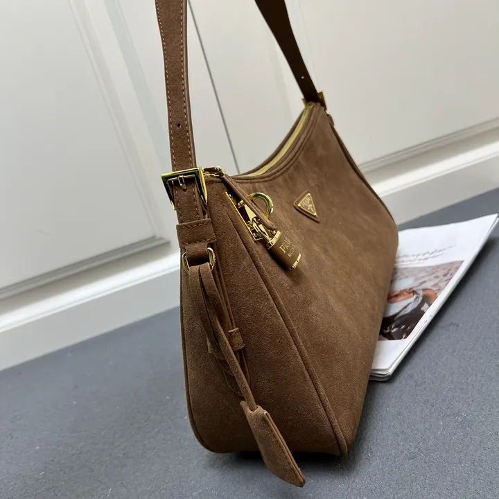 スーパーコピー プラダ キーホルダー