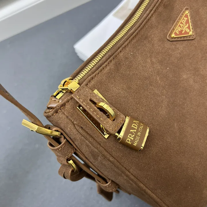 スーパーコピー プラダ キーホルダー