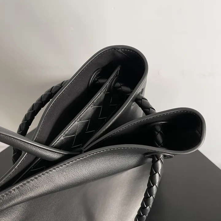 スーパーコピー ボッテガ ヴェネタ キーホルダー