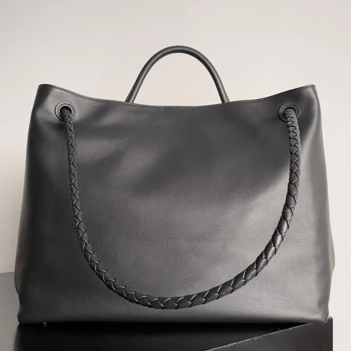 スーパーコピー ボッテガ ヴェネタ キーホルダー