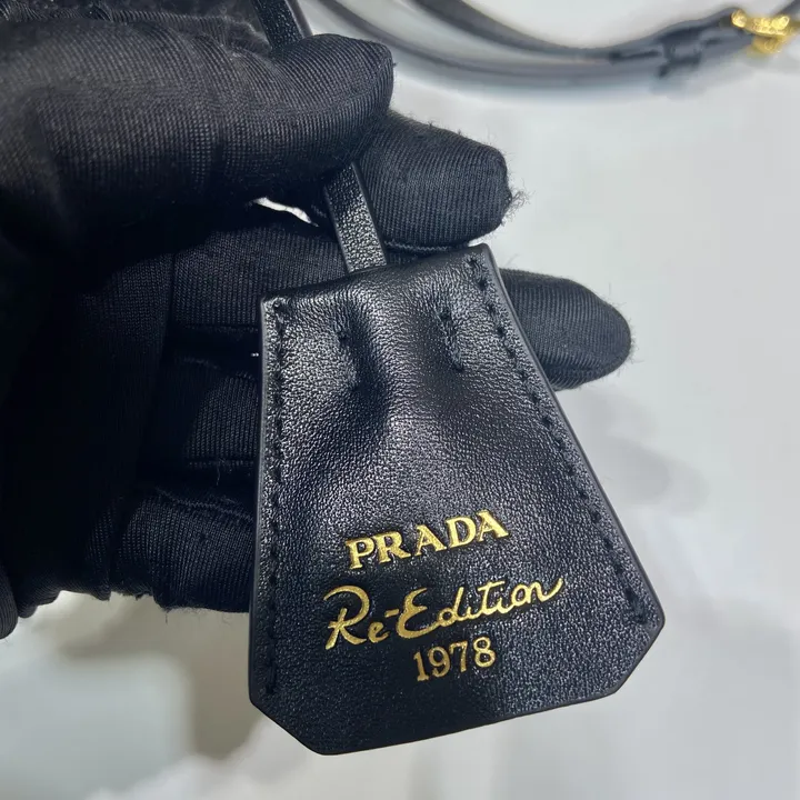 スーパーコピー プラダ キーホルダー