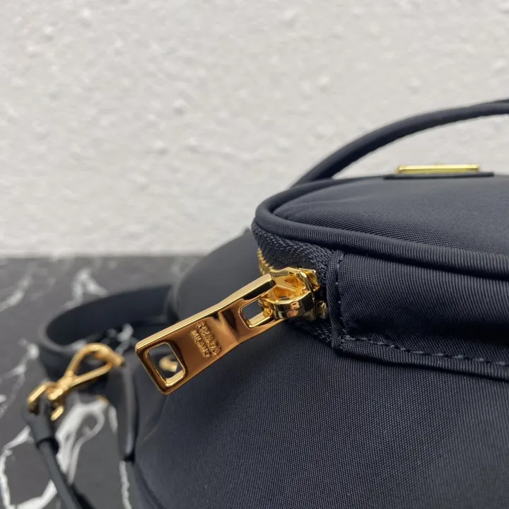 スーパーコピー プラダ キーホルダー