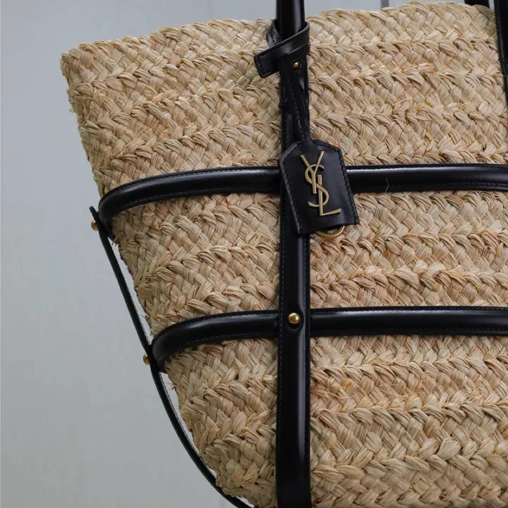 スーパーコピー イブサンローラン キーホルダー