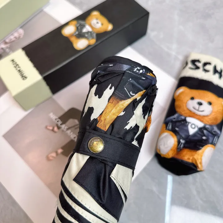 スーパーコピー カウズ 傘