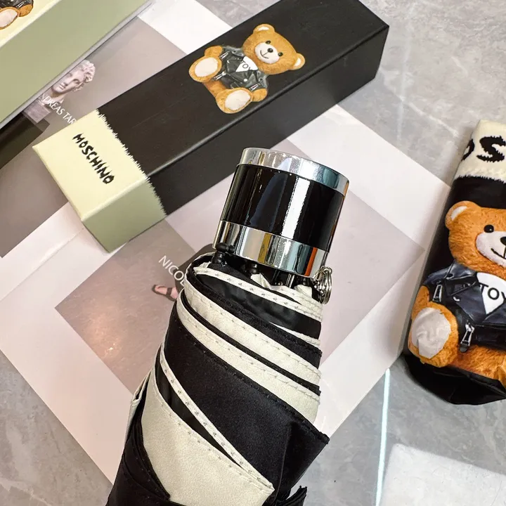 スーパーコピー カウズ 傘