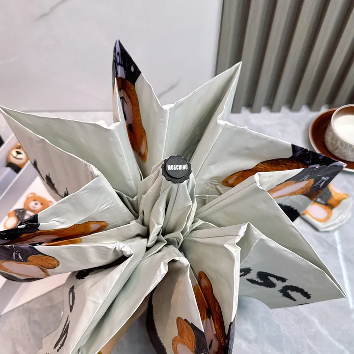 スーパーコピー カウズ 傘