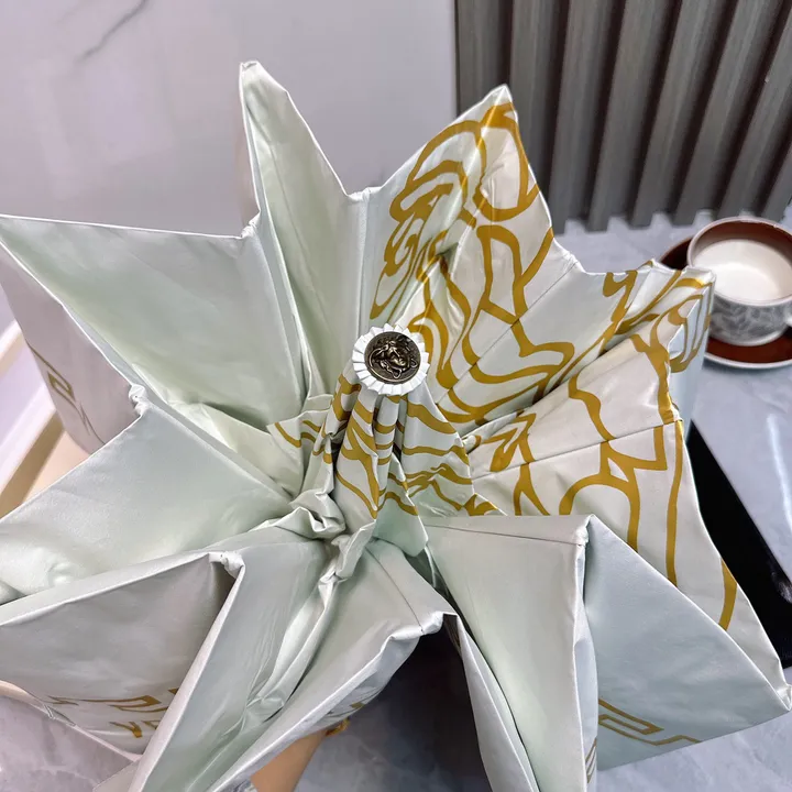 スーパーコピー ヴェルサーチ 傘