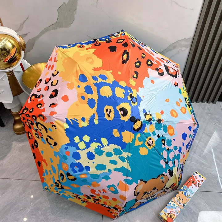 スーパーコピー カウズ 傘