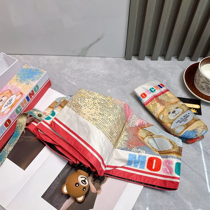 スーパーコピー カウズ 傘