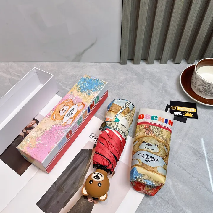 スーパーコピー カウズ 傘