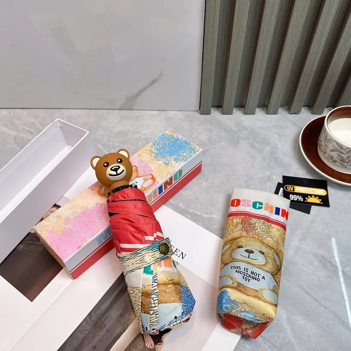 スーパーコピー カウズ 傘