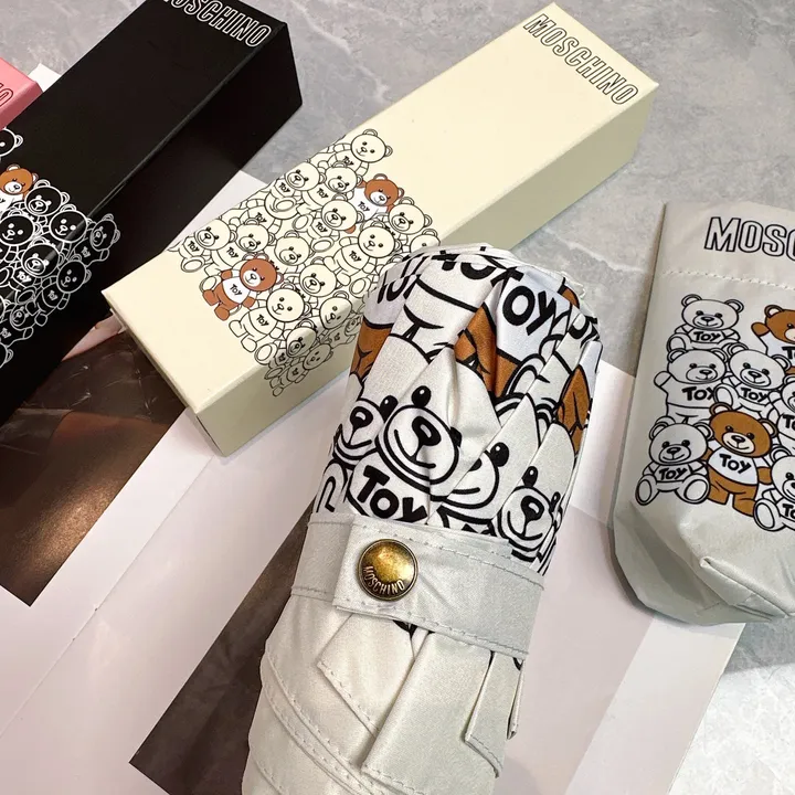 スーパーコピー カウズ 傘