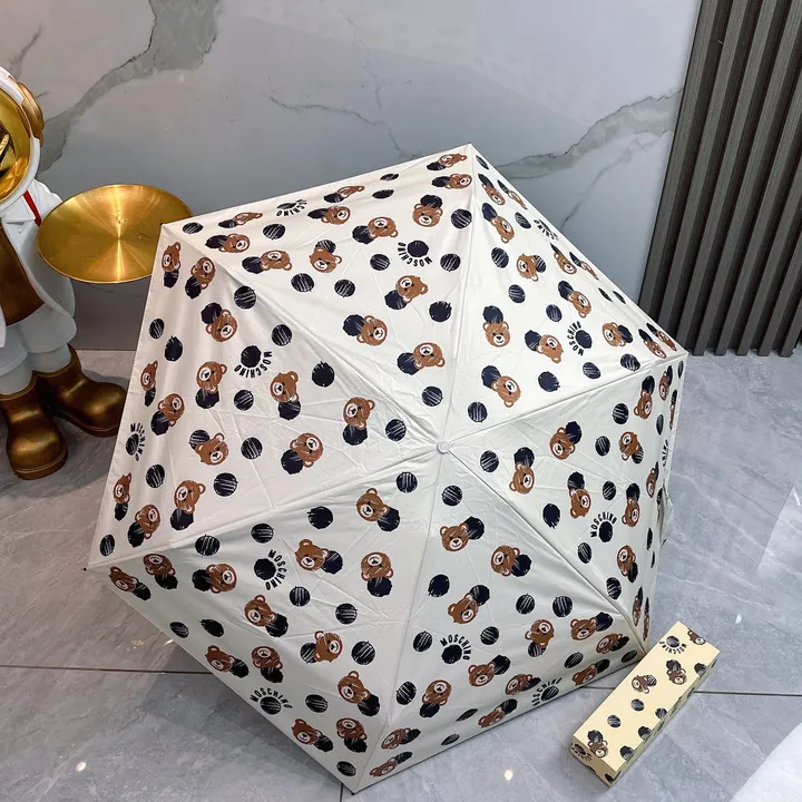 スーパーコピー カウズ 傘