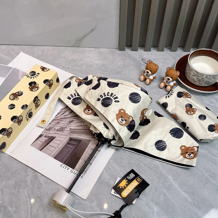 スーパーコピー カウズ 傘