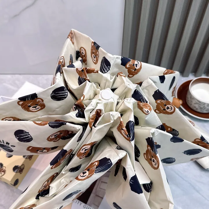 スーパーコピー カウズ 傘