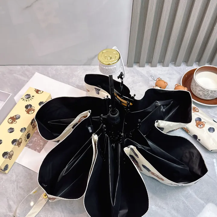 スーパーコピー カウズ 傘