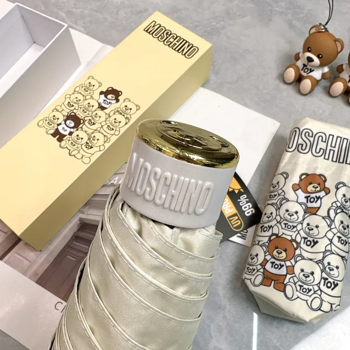 スーパーコピー カウズ 傘