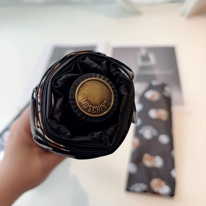 スーパーコピー カウズ 傘