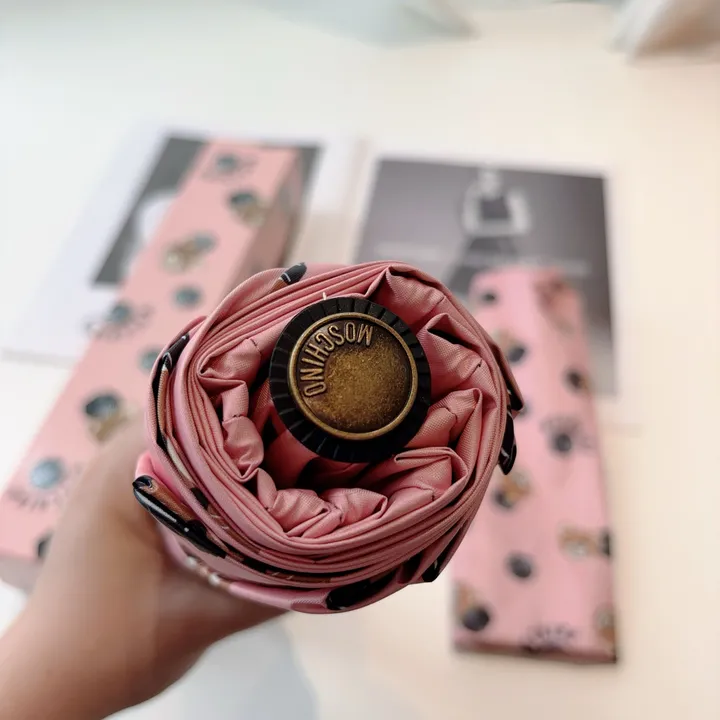 スーパーコピー カウズ 傘