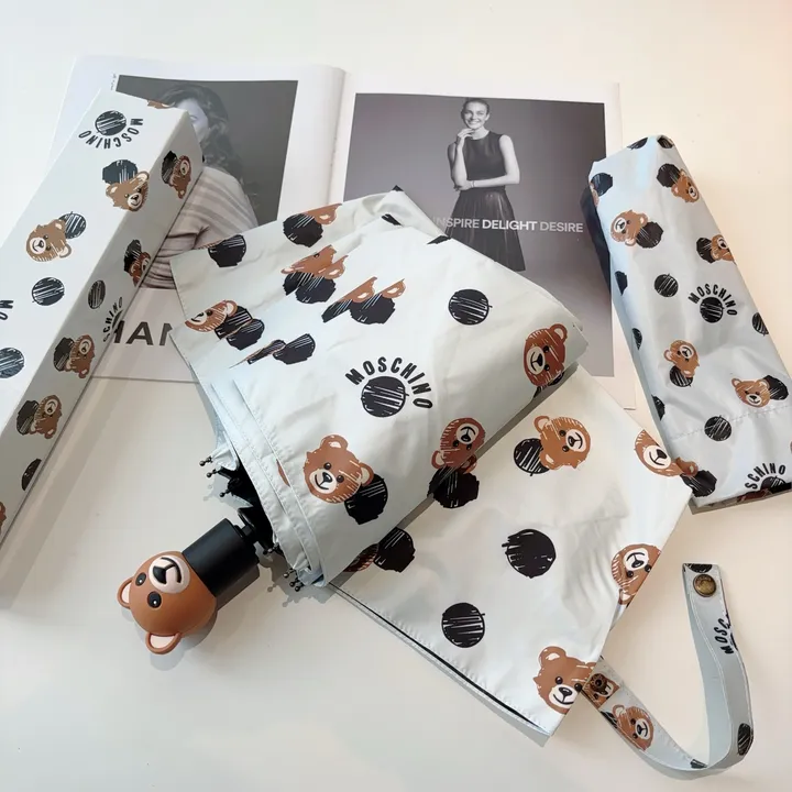 スーパーコピー カウズ 傘