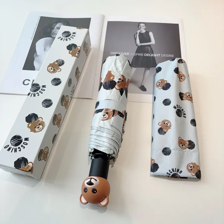 スーパーコピー カウズ 傘