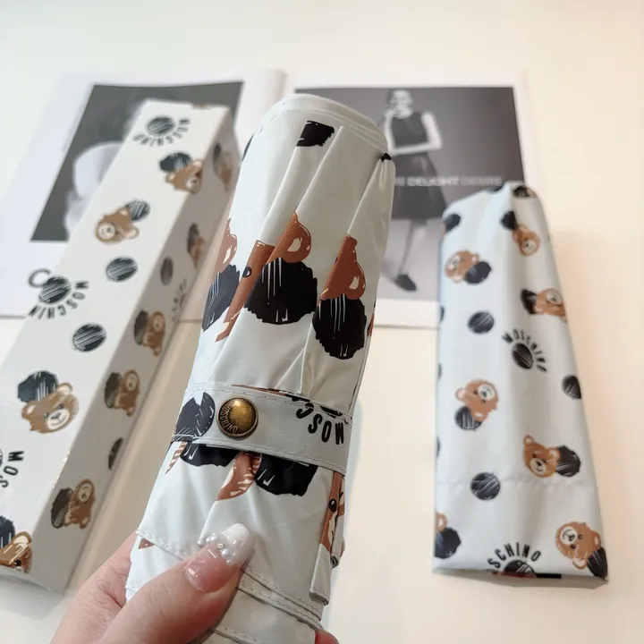 スーパーコピー カウズ 傘