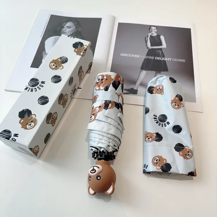 スーパーコピー カウズ 傘