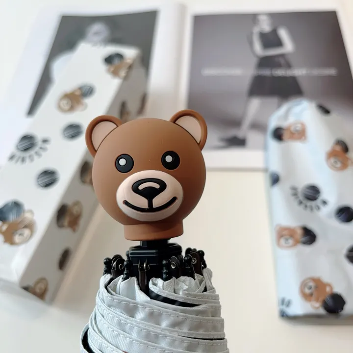 スーパーコピー カウズ 傘