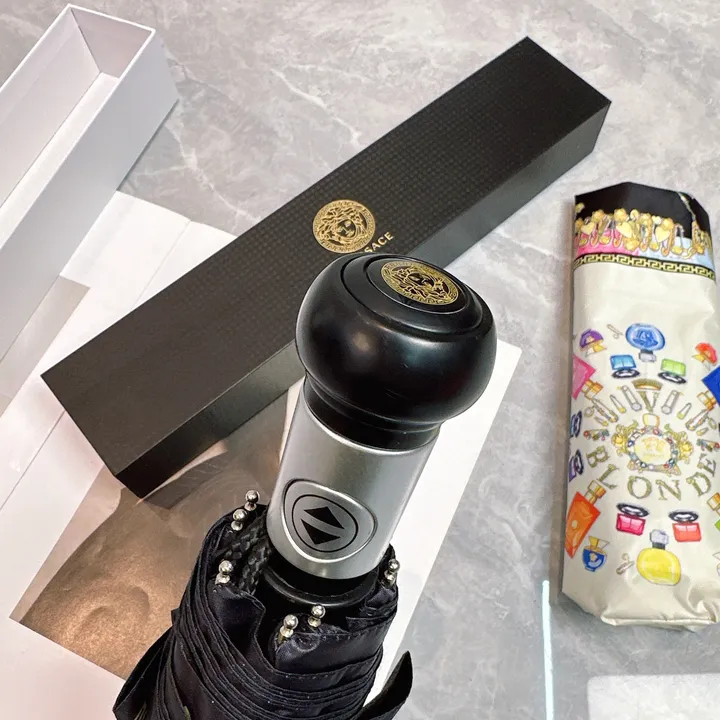 スーパーコピー ヴェルサーチ 傘