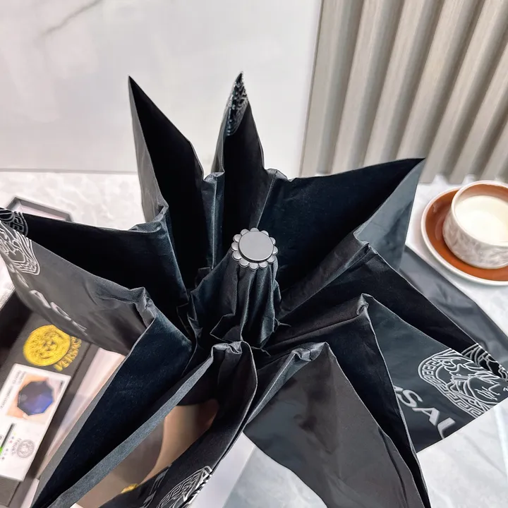 スーパーコピー ヴェルサーチ 傘