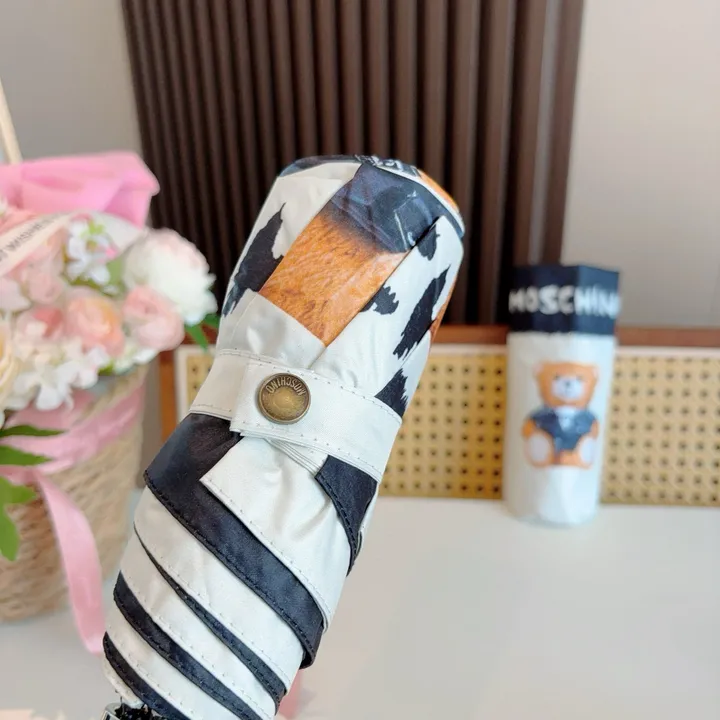 スーパーコピー カウズ 傘