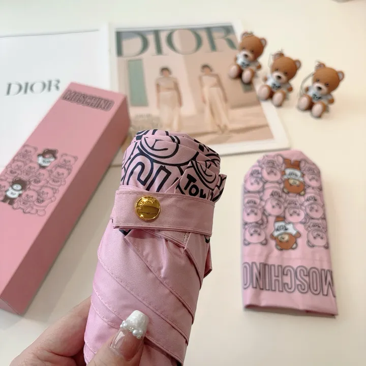 スーパーコピー カウズ 傘