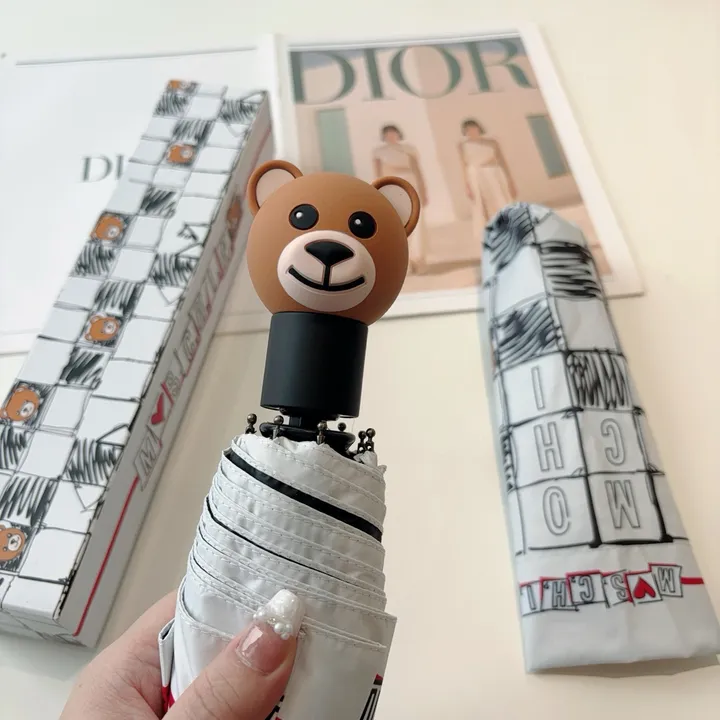 スーパーコピー カウズ 傘