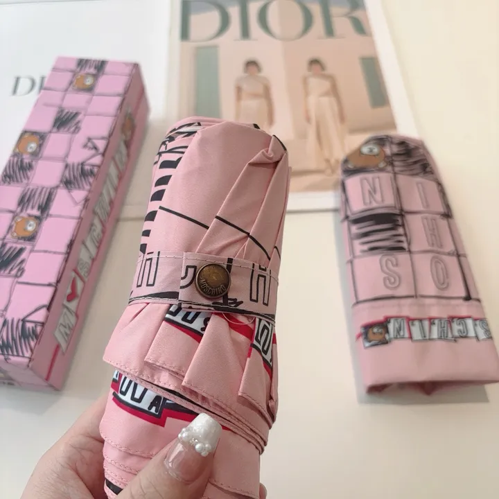 スーパーコピー カウズ 傘