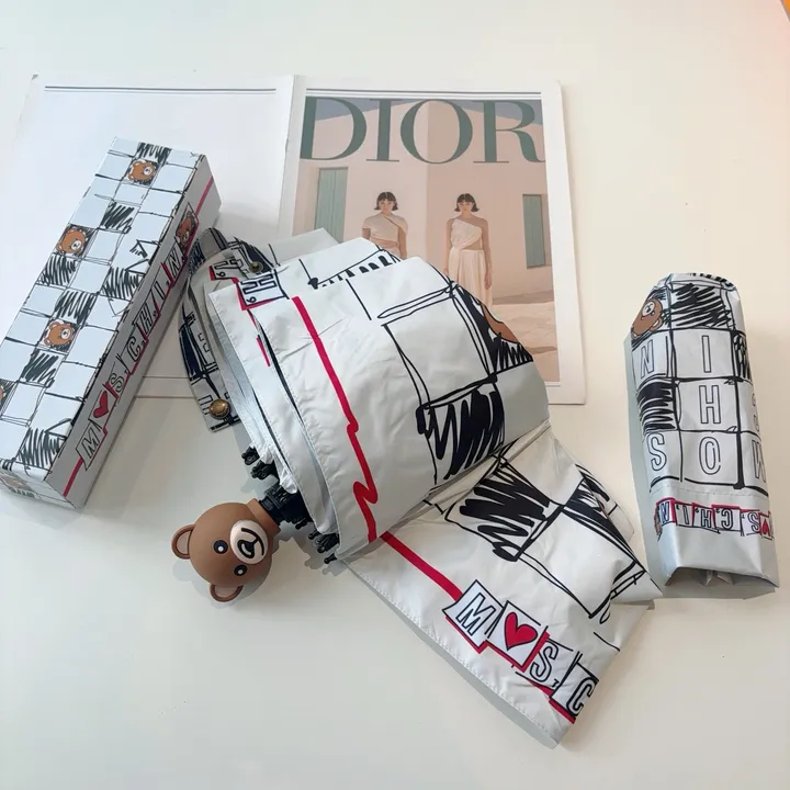 スーパーコピー カウズ 傘