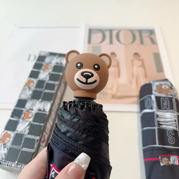 スーパーコピー カウズ 傘