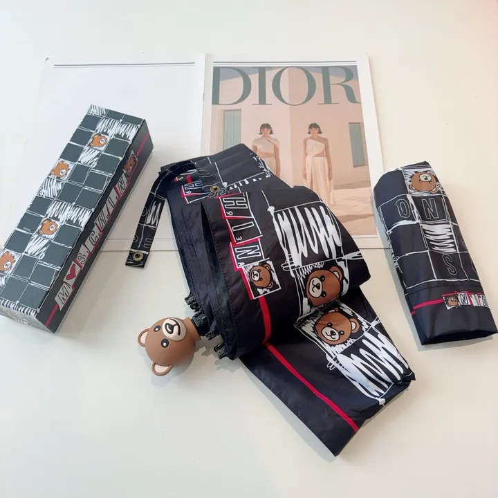 スーパーコピー カウズ 傘