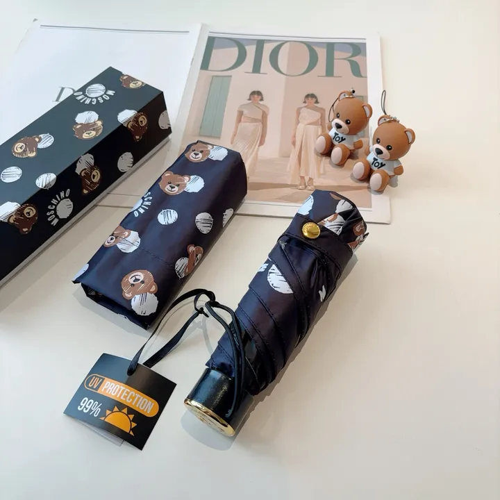 スーパーコピー カウズ 傘