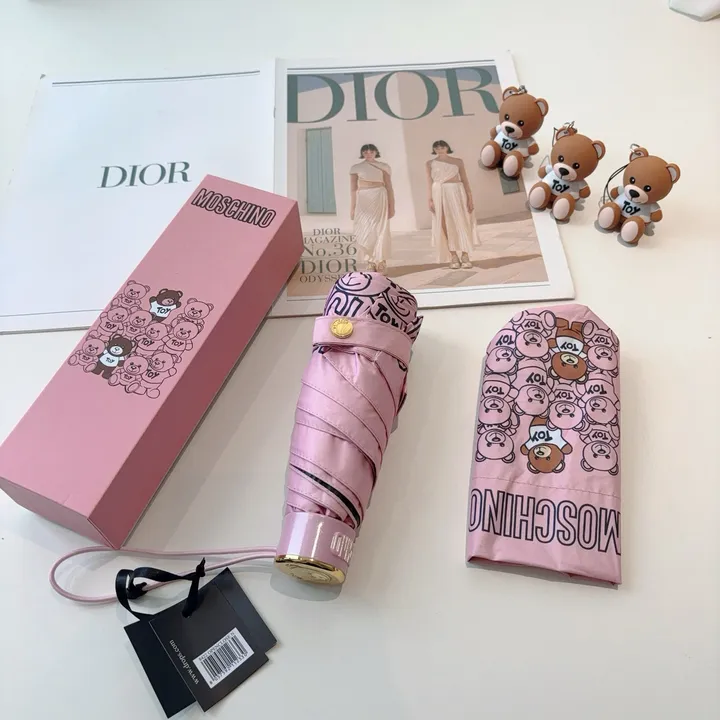 スーパーコピー カウズ 傘